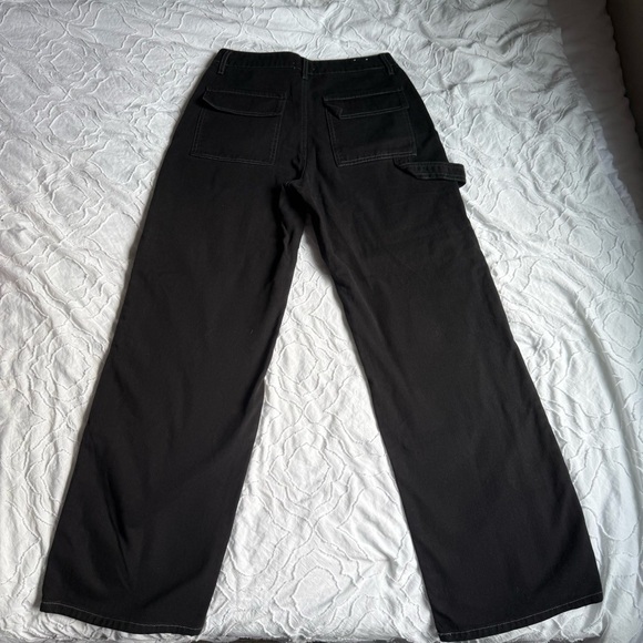 Forever 21 Black Cargo Pants with Relaxed Fit Pockets and Stitching Detail - Picture 8 of 11